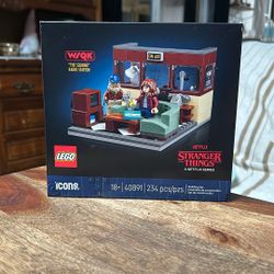 Lego -Stranger Things- SQUAWK Radio Station 
