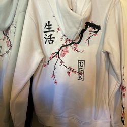 Hoodie/ Sweater