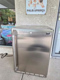 GE Monogram 24" Outdoor Stainless Steel Refrigerator – Model ZDOD240PASS