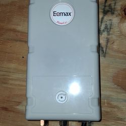 Eemax SPEX3512 FlowCo Electric Tankless Water Heater. 