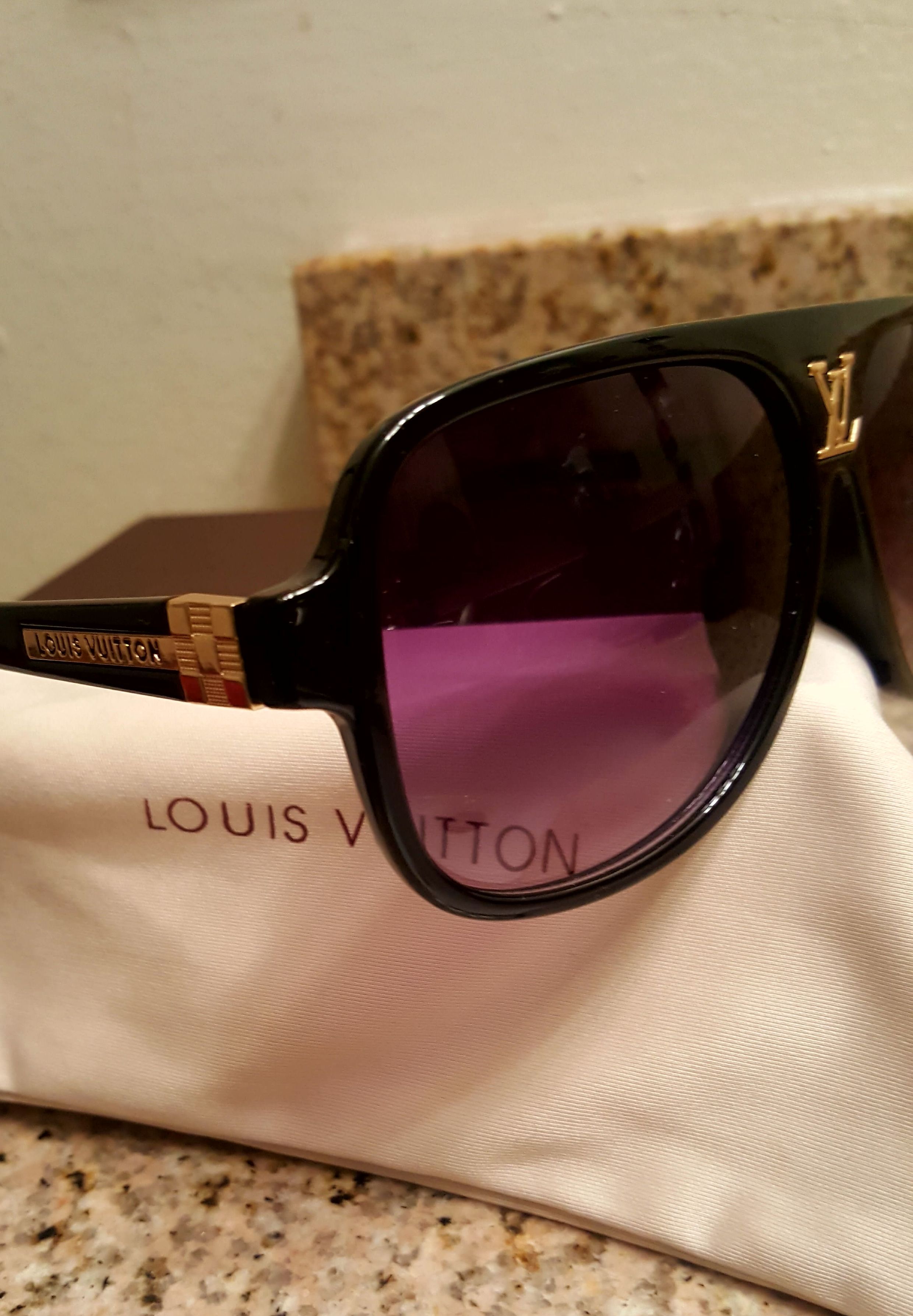 Sold at Auction: Louis Vuitton Sunglasses (Unauthenticated) 9012#Used Sunglasses  LV For Man Woman Eyewear tom Square Sun Glasses UV400 With Sunglasses..Marked  Made In Italy