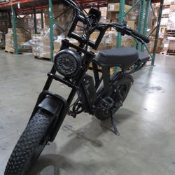 *NEW* Moped-Style E-Bike Up To 80 Miles Of Range