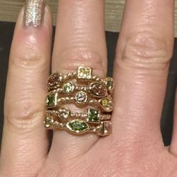 Multi layer gold confetti ring with multi colored stones approx size 7