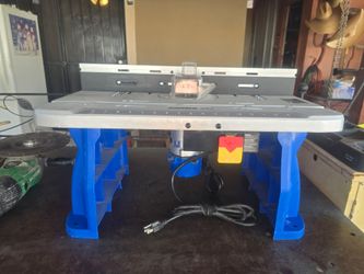 Router with table