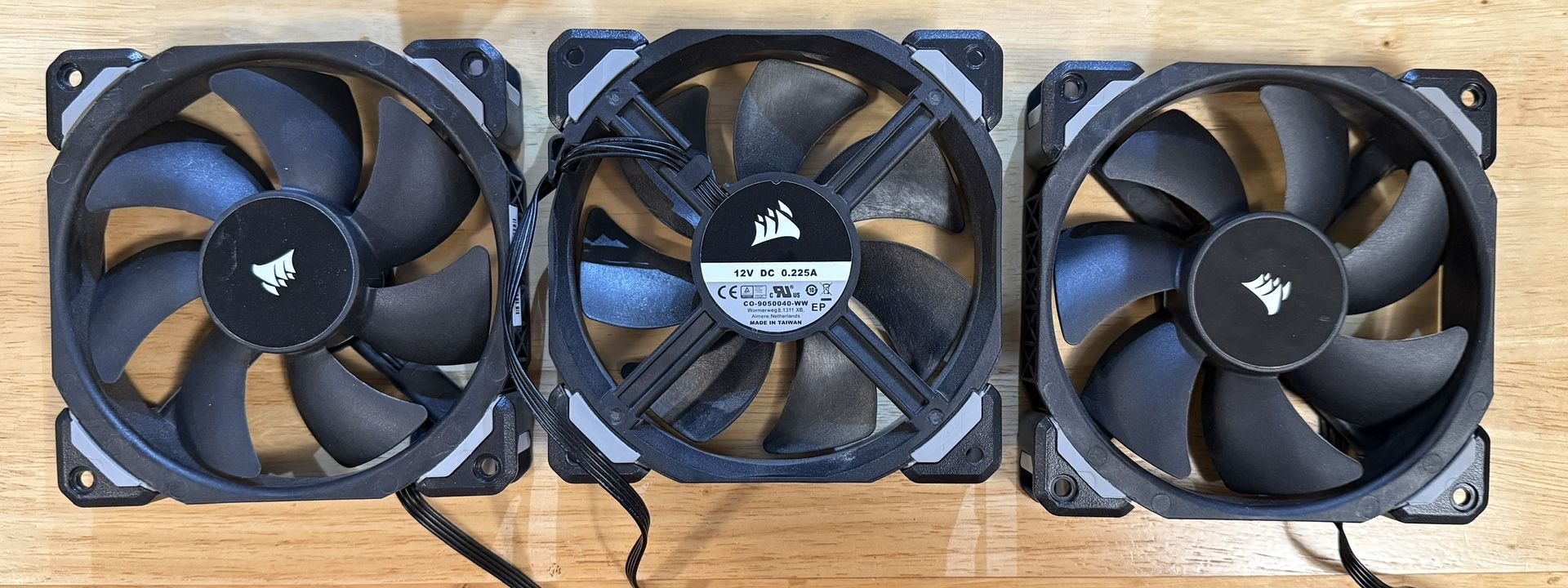 Corsair ML120 Pro (x3 Fans)