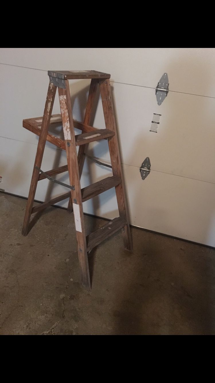 Two ladders 5’& 4’