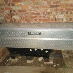 Husky Truck Tool Box Like New