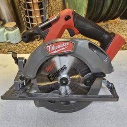 Milwaukee FUEL 6 1/2"  Brushless Circular SAW