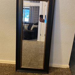 Wall mirror