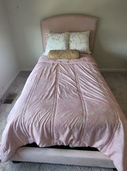 Pink twin bedframe & footboard