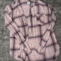 Women’s Flannels Size M 