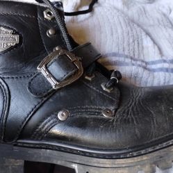 Women's Size 7 Harley Davidson Boots