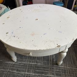 FREE‼️ Coffee Table