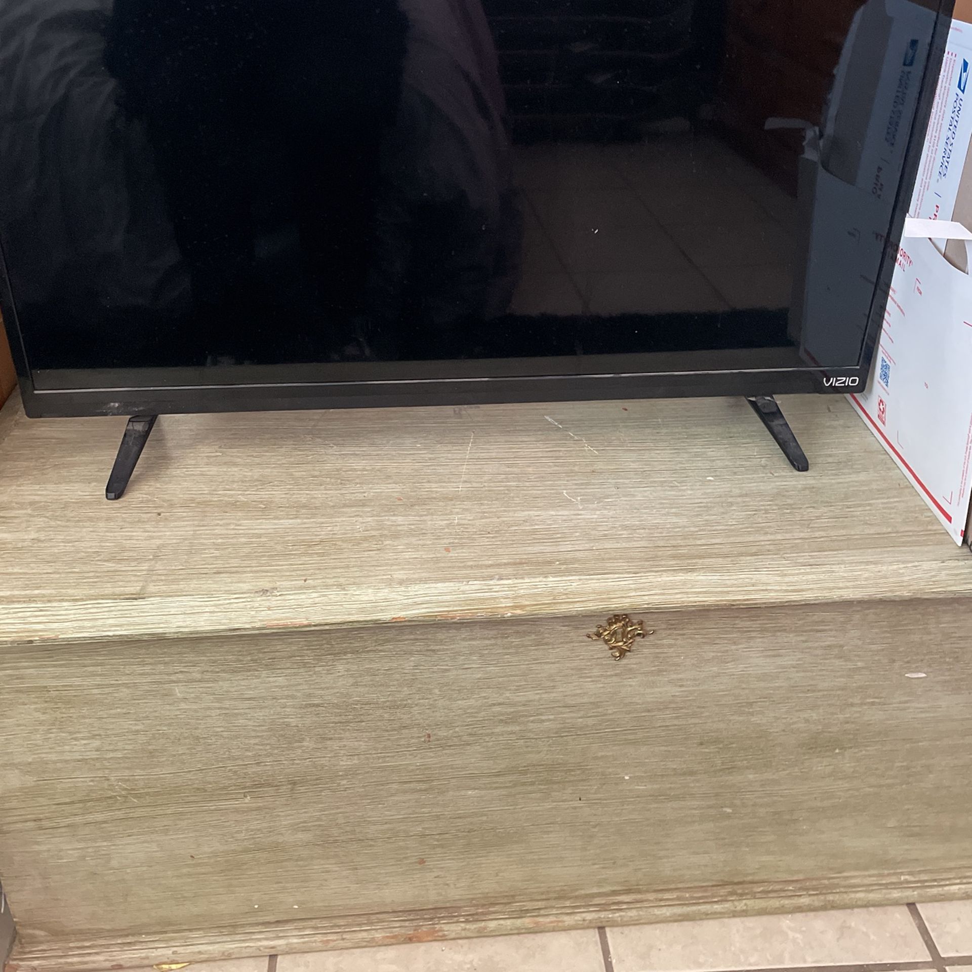 23 Inch Tv Needs Cord And Controller 30.00