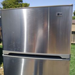 LG.....FRIDGE....JUST....$119!!!!