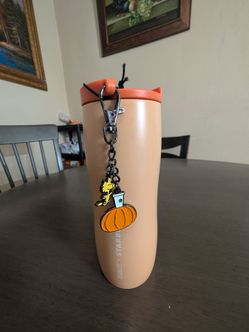 Starbucks Peanuts Snoopy Woodstock Beige Tumbler Orange Lid w/ Charm