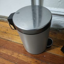 Small IKEA Trash Can – Like New