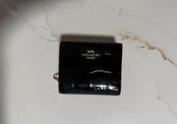 COACH SNAP WALLET ~ PRACTICALLY BRAND NEW