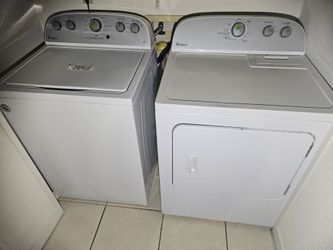 Whirlpool Washer and Dryer Set