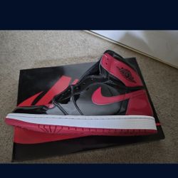 Air Jordan 1 Patent Bred