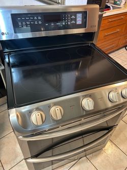 Lg: electric double oven range