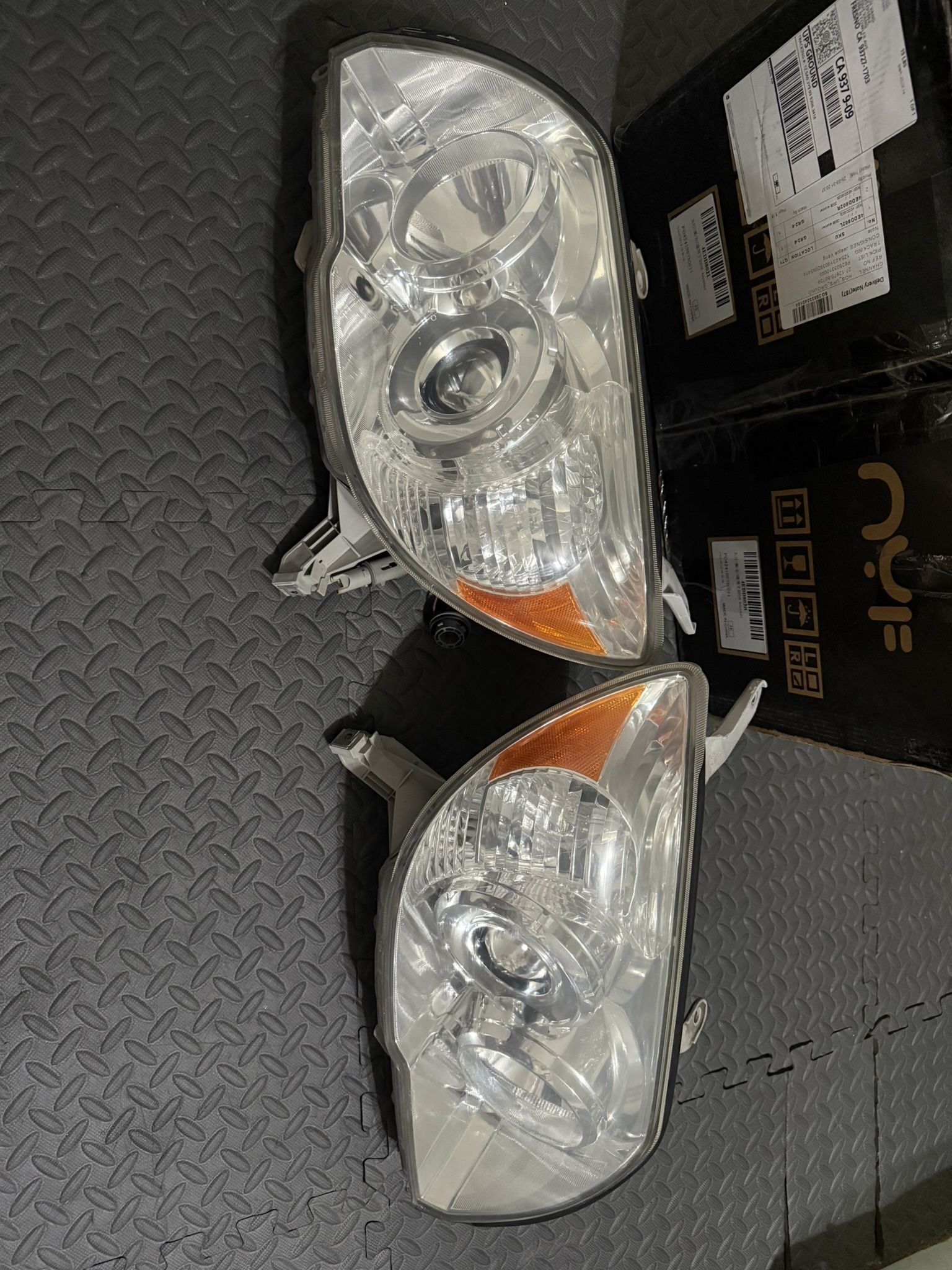 2006 4RUNNER OEM Headlight Assembly