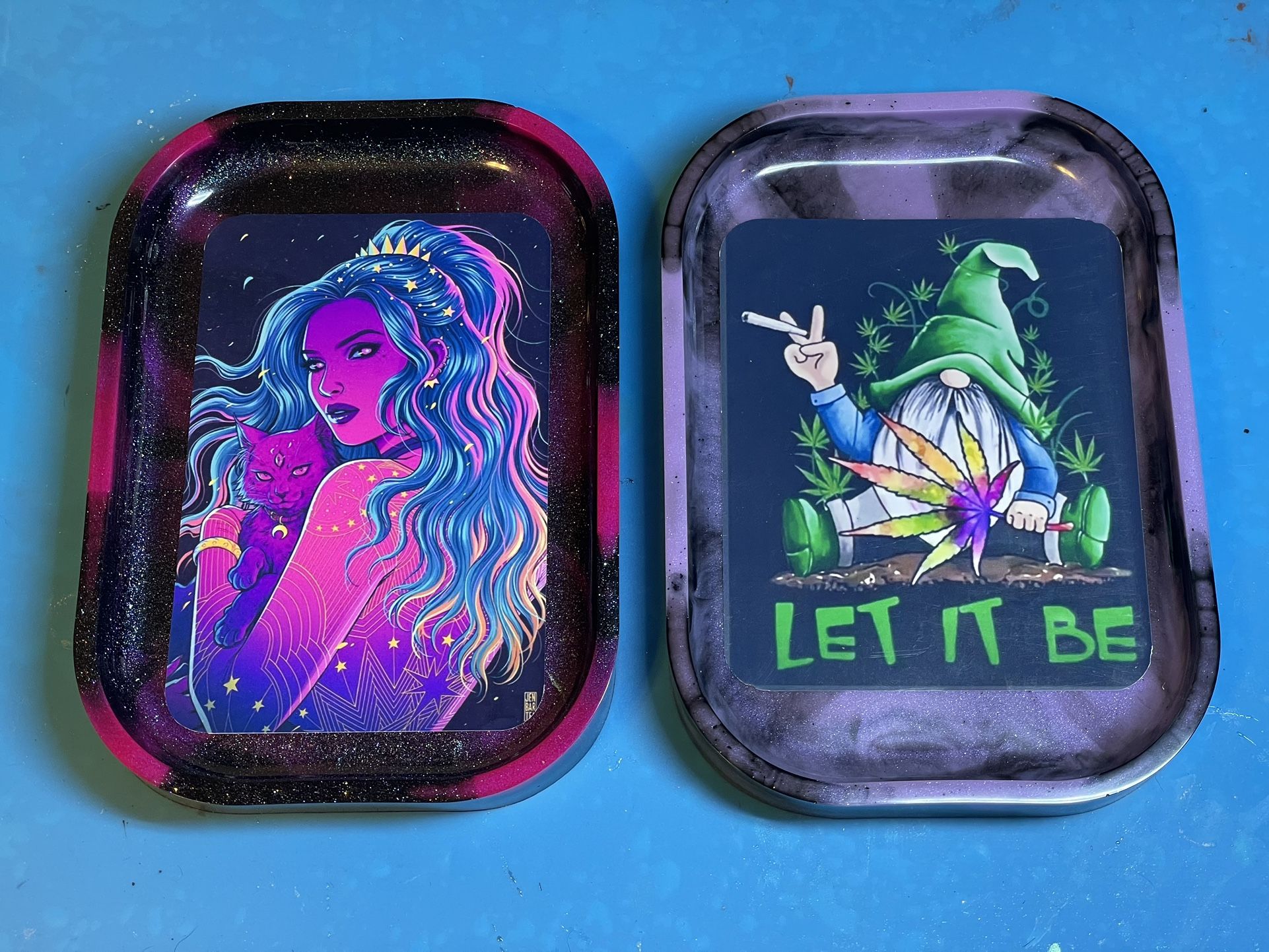 Rolling Trays And Ashtrays