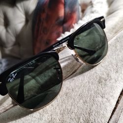 Ray-Ban Sunglasses 🕶️