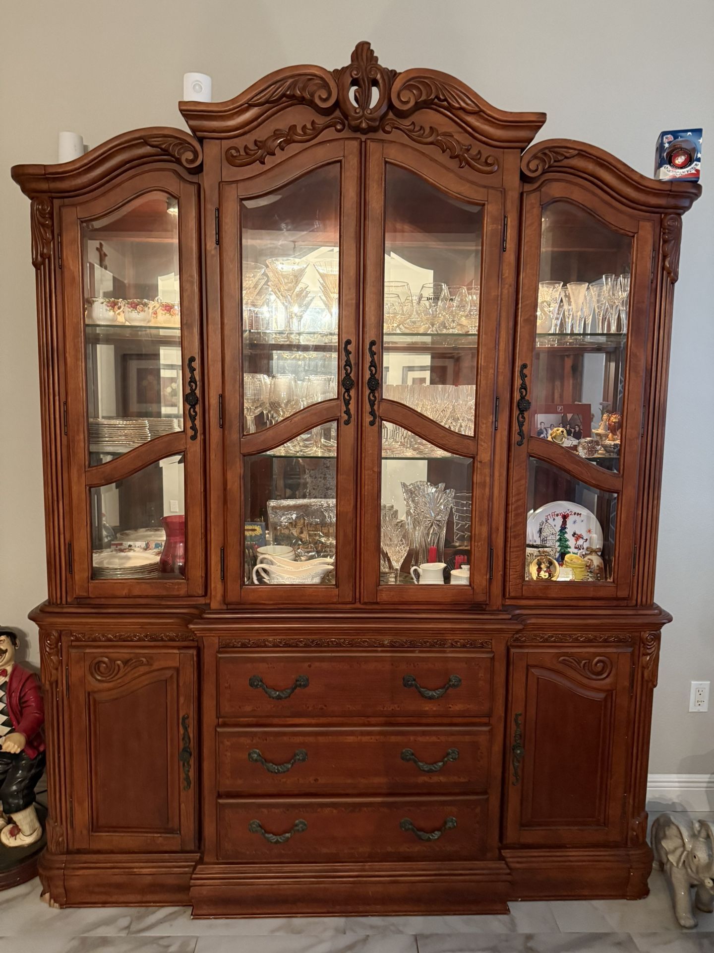 Wooden China Cabinet/ dimensions light moving must sale $80