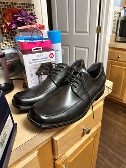 Men’s dress shoes