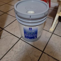Shermin Williams Extra White Paint