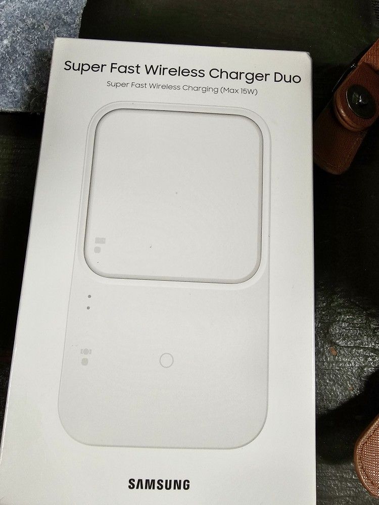 Samsung Wireless Fast Charger Duo Open Box