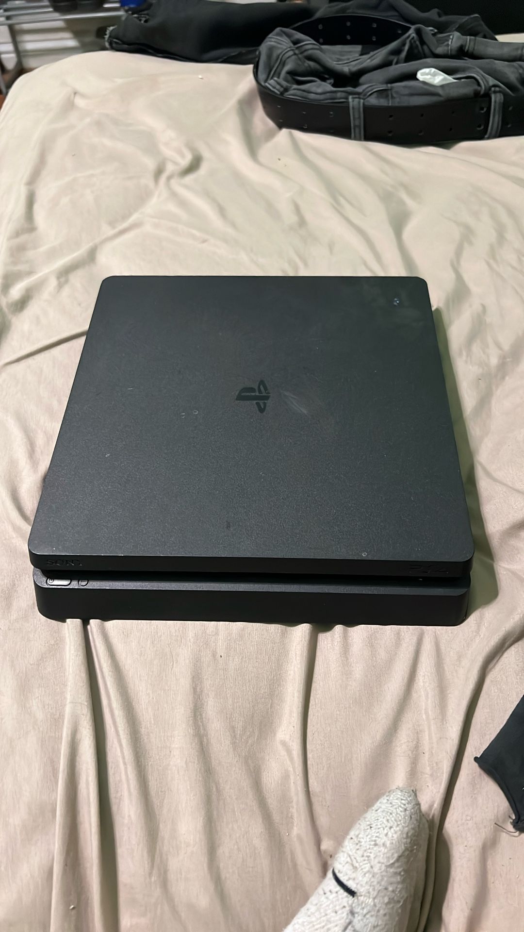 PS4 WORKING FINE