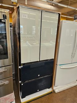 4 door refrigerator Samsung Bespoke 32 inch wide 