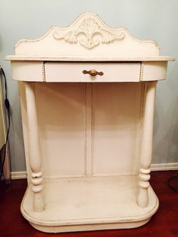 Vintage foyer table