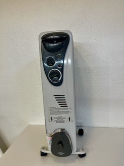 Pelonis HO-0218H Oil-Filled Radiator Heater with wheels