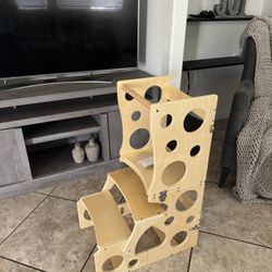 Children’s Standing Tower 