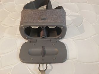 Google Daydream VR Headset Thumbnail