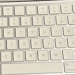 Apple Keyboard 