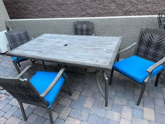 Outdoor Patio Dining Table and Chair Set