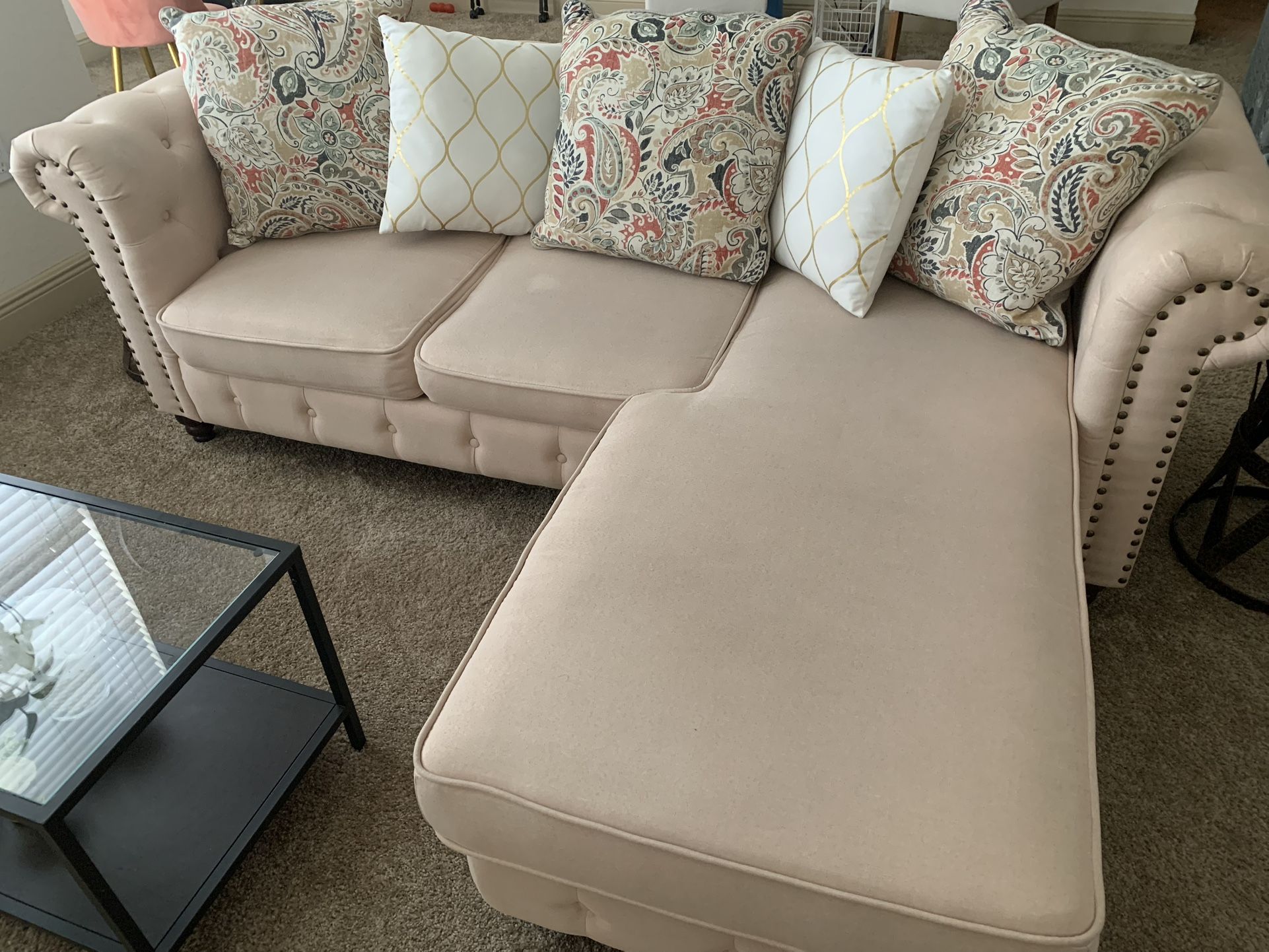 Sectional Sofa With Chaise