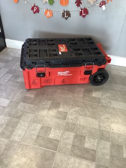 Milwaukee Packout 38” Rolling Tool Chest