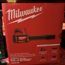 Milwaukee New Blower  12M