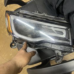 headlights for jeep grand cherokee 2014 to 2016. passenger side