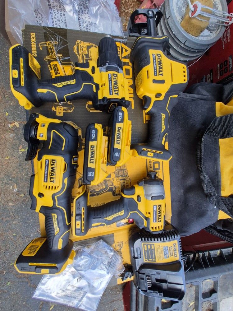 DEWALT ATOMIC 20-Volt Brushless Combo Kit (4-Tool)