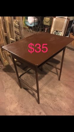 A cool little desk