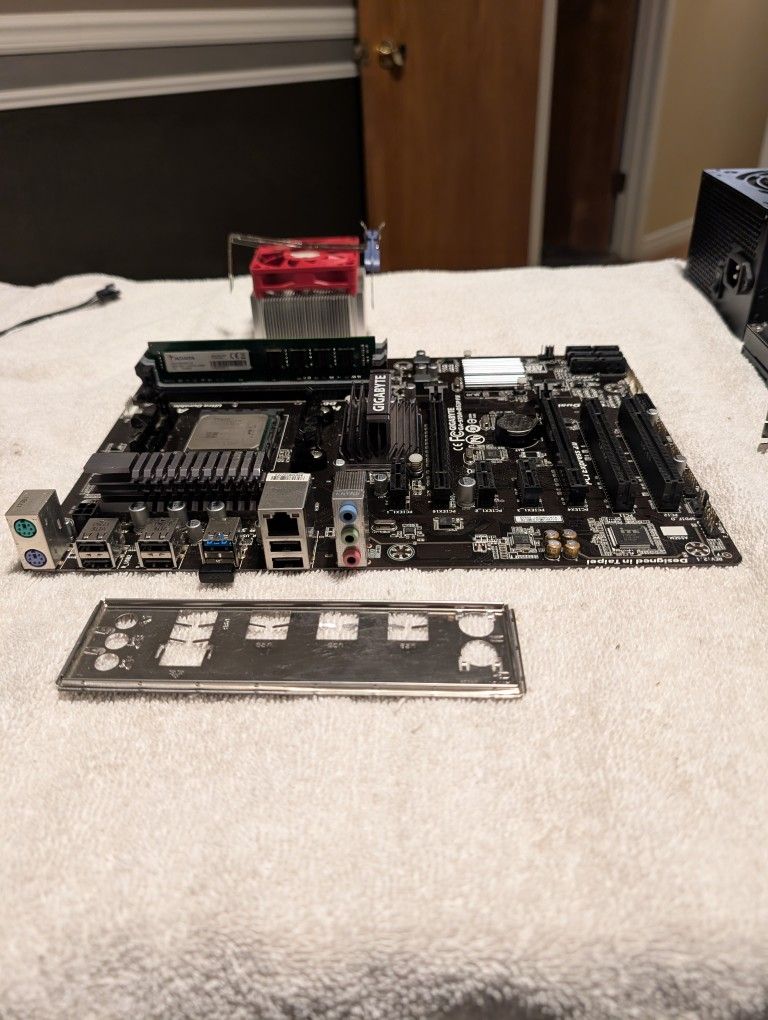 Lot of 3 AMD AM3+ Motherboards W/FX CPU's and DDR3 Ram