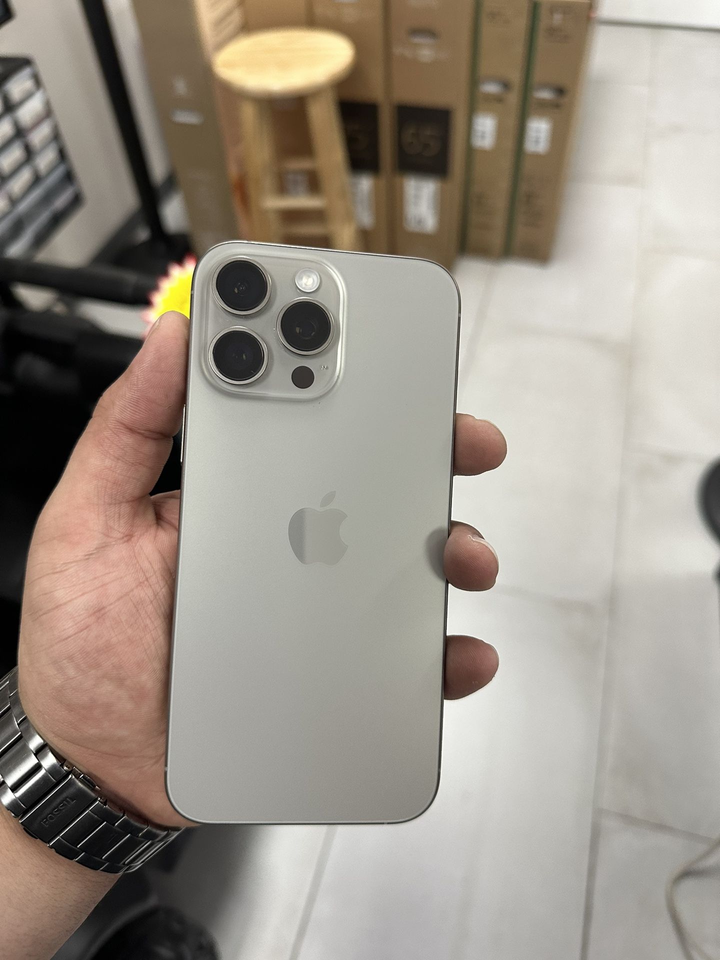 iPhone 16 Pro Max Unlocked 256GB! Finance For $50 Down Payment!!