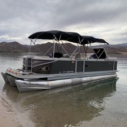 2008 Crest Caribbean Tritoon 25’