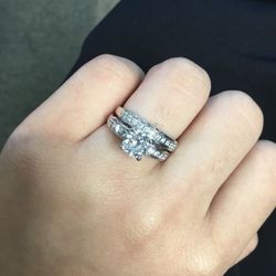 14K Withe Gold Ladies Cushion Cut Diamond Ring 